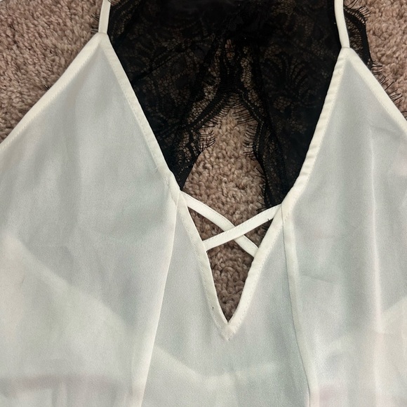 EXPRESS Sleeveless White Criss Cross black Lace-Back blouse - Picture 2 of 6